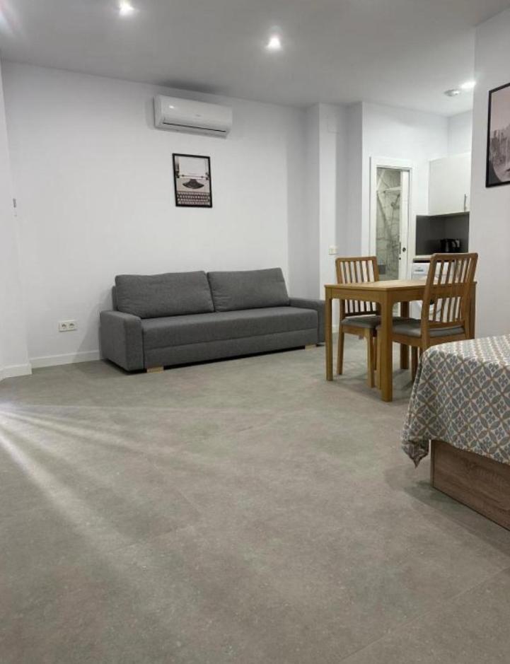Apartment Hermoso Piso A 5 Minutos De La Estacion De Bus Y Tren Maria Zambrano *